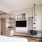 Marriott & Hotel