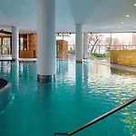 Hotel Marriott & 4*