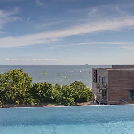 Ξενοδοχείο Marriott & 4*