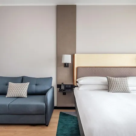 Marriott & Hotel