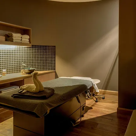 Szálloda Marriott & 4*