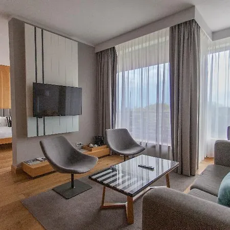 Marriott &